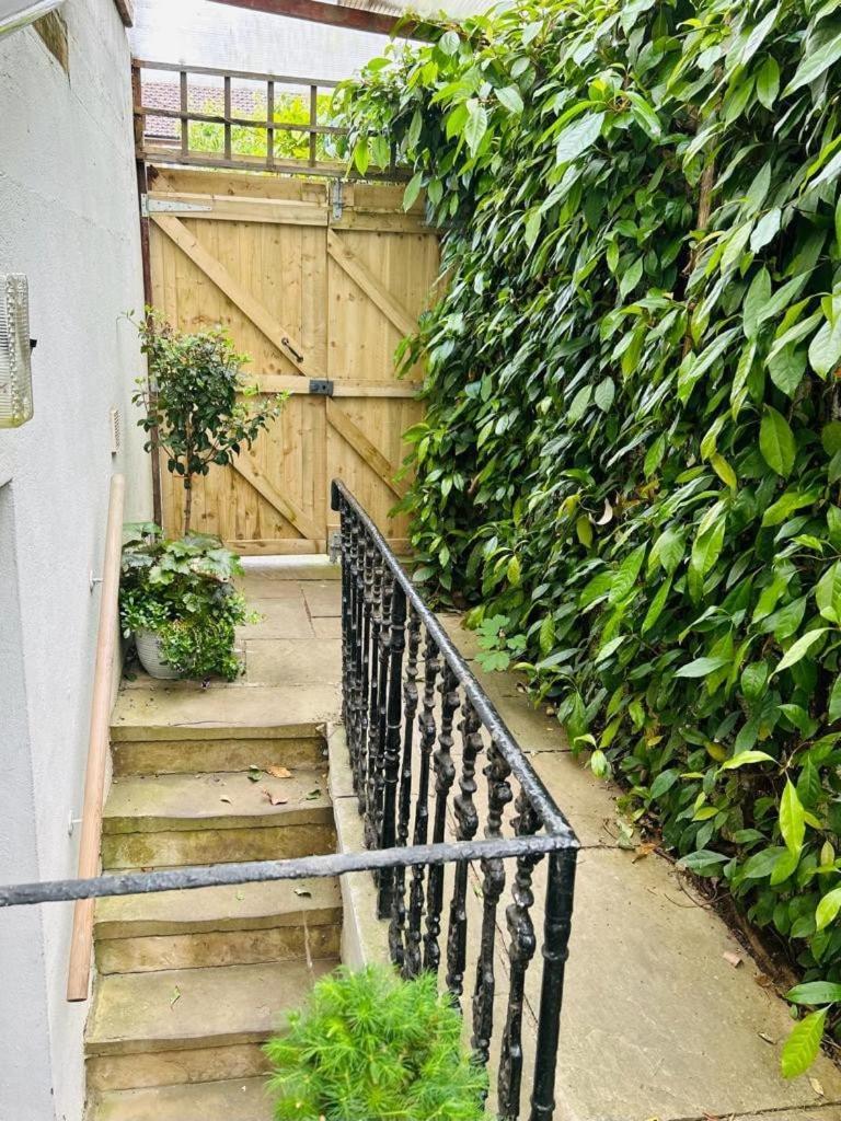 Spacious Comfortable Flat With Free Parking In East Finchley, Muswell Hill & Close To Alexandra Palace Londres Exterior foto